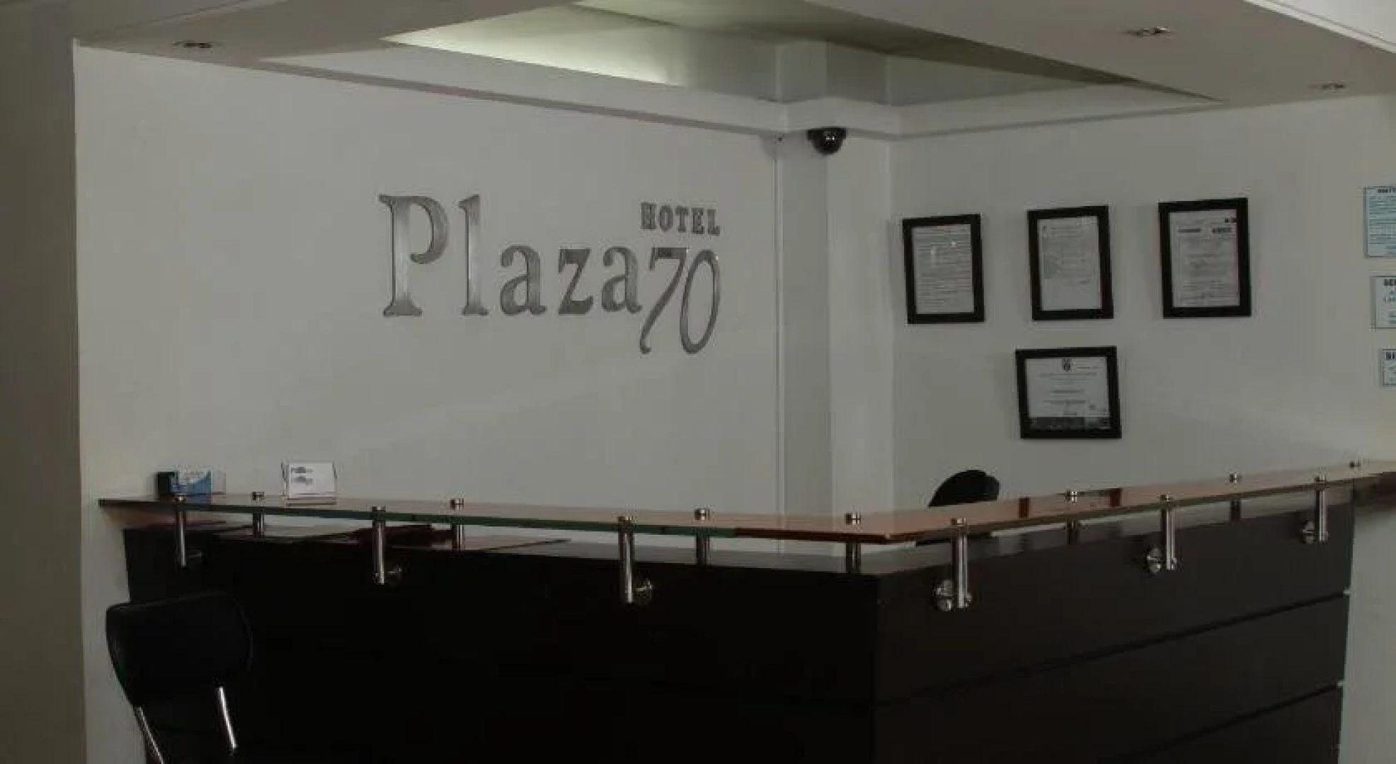 Hotel Plaza 70