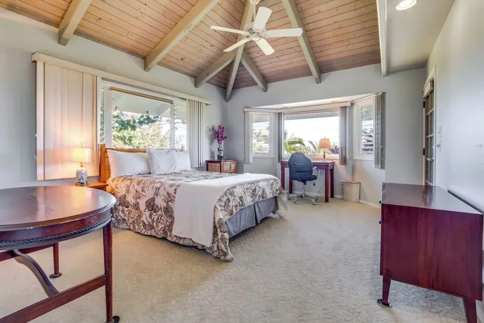 Honomu Home w/ Screened Lanai + Ocean Views!