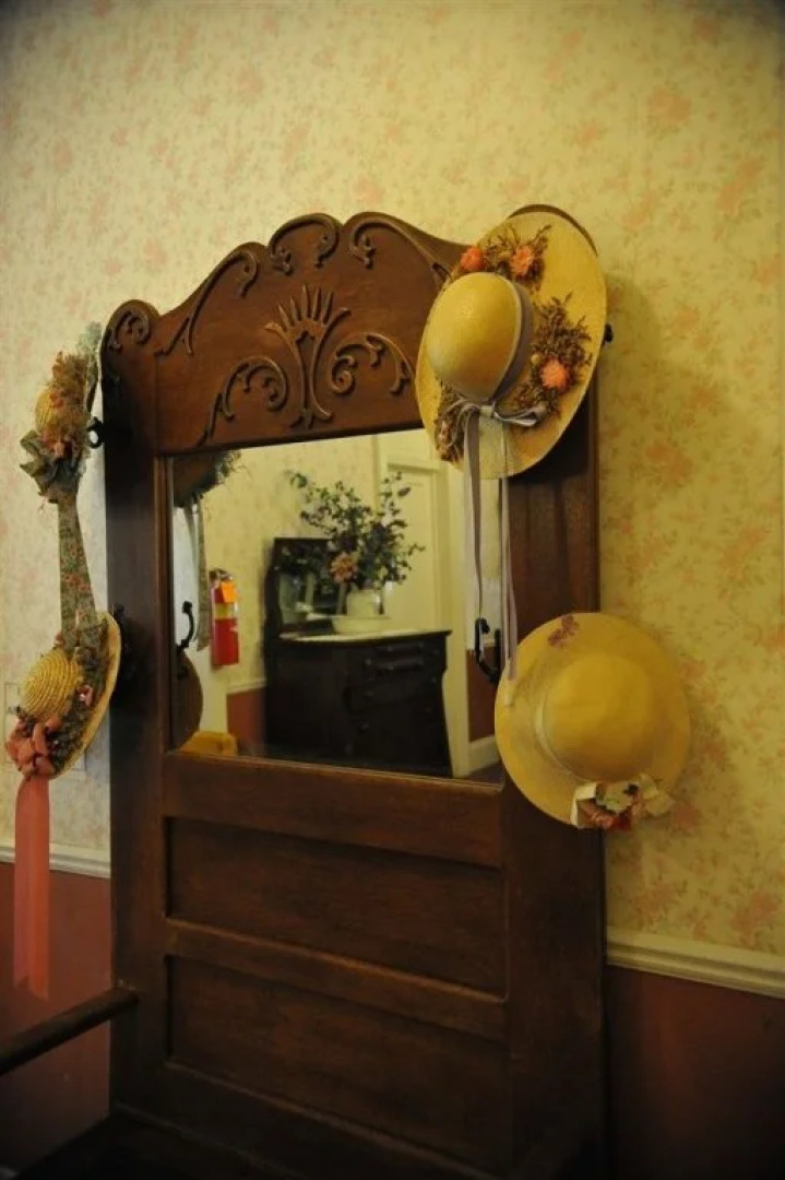 Riverside: The Inn at Cambridge Springs