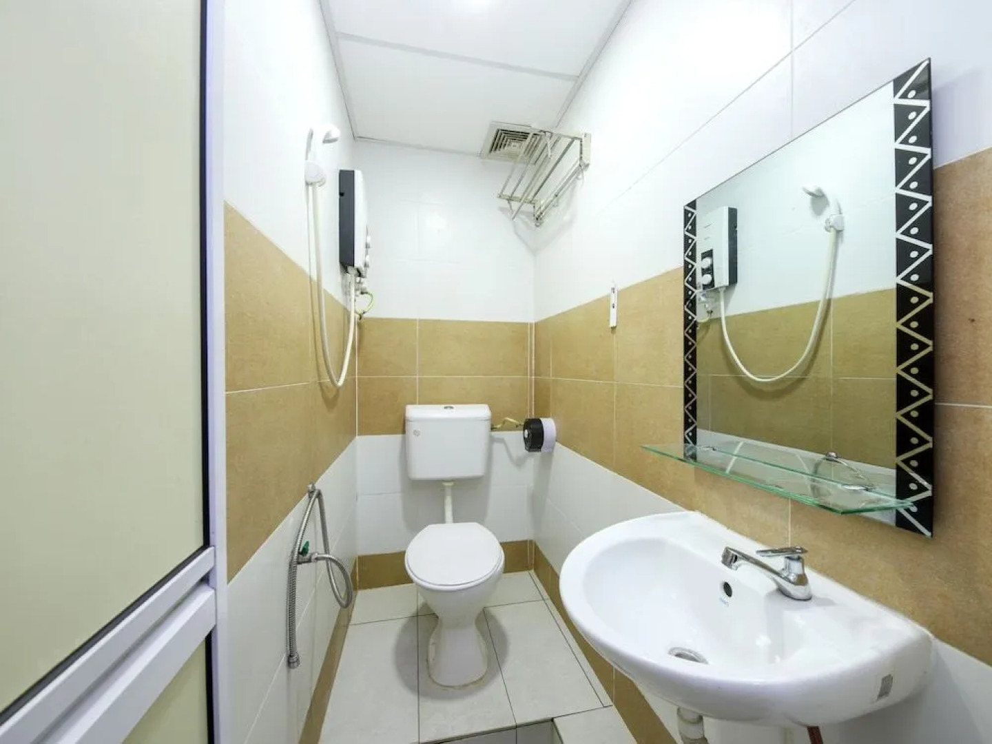 OYO 89702 Md Hotel Masai