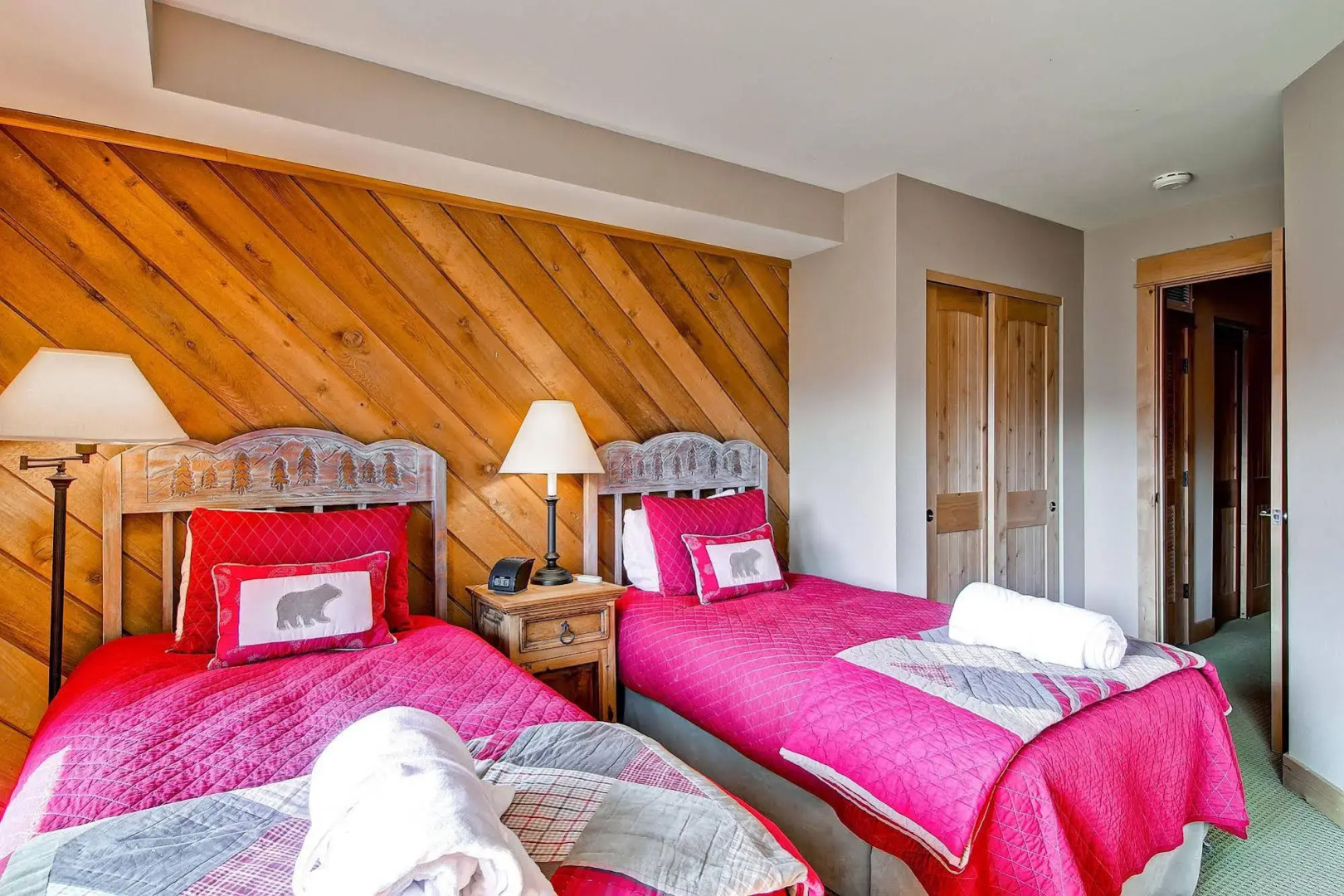 Ridgepoint Townhomes by East West Hospitality