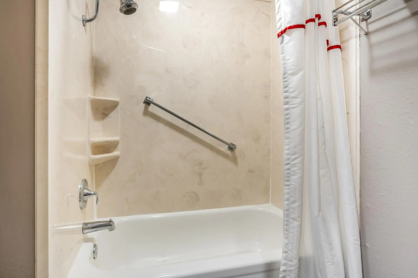 Red Roof Inn & Suites Sulphur Springs