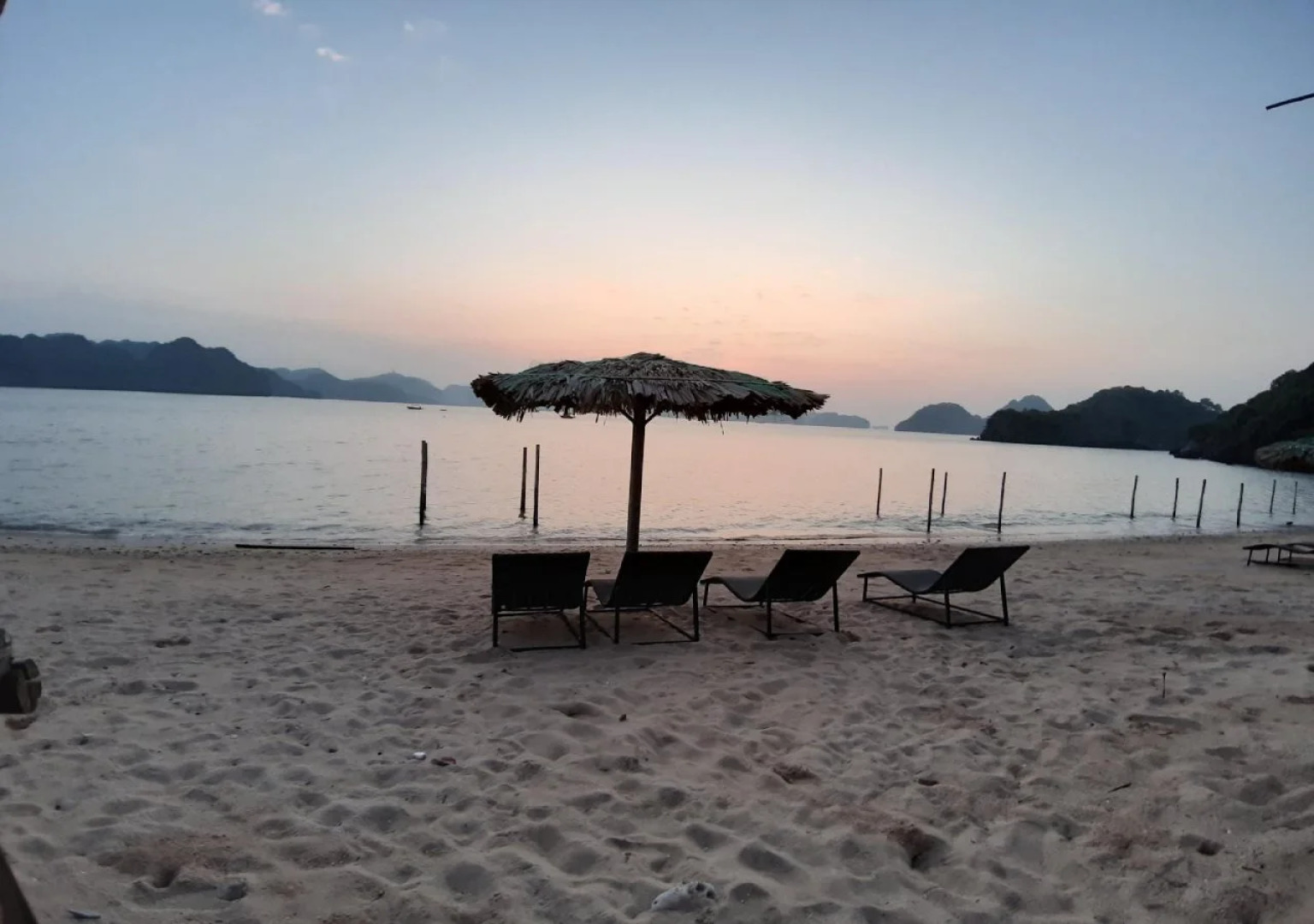 Cat Ong Beach Cottages