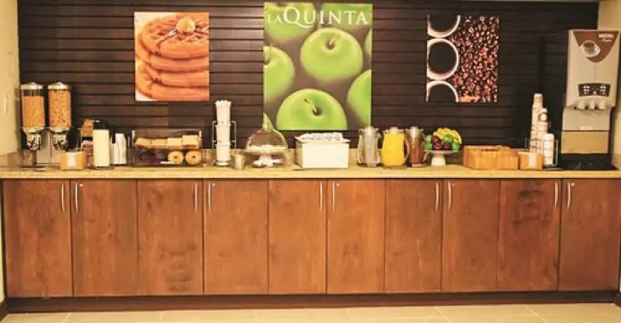 La Quinta Inn & Suites Oshawa