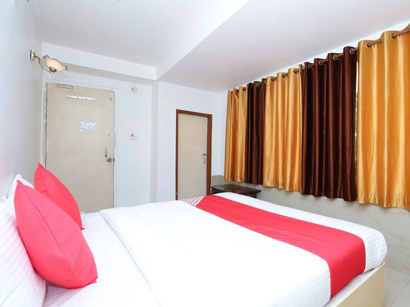 OYO 14465 Hotel Cozy Residency