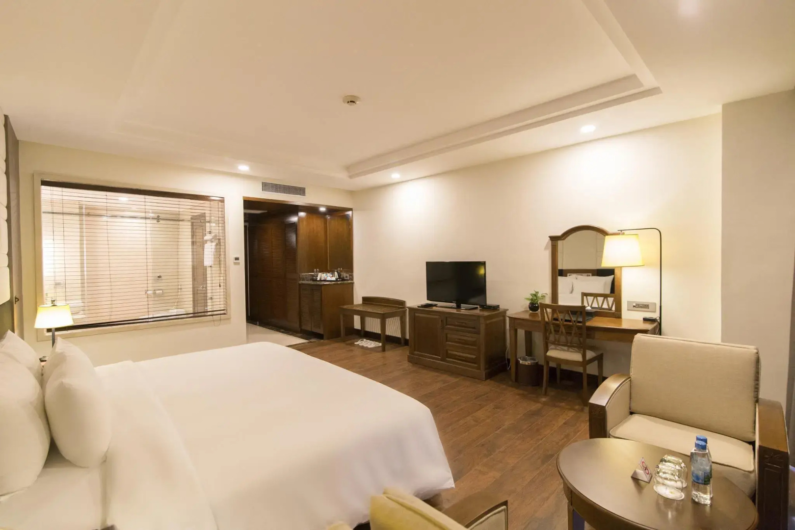 Sai Gon Ha Long Hotel