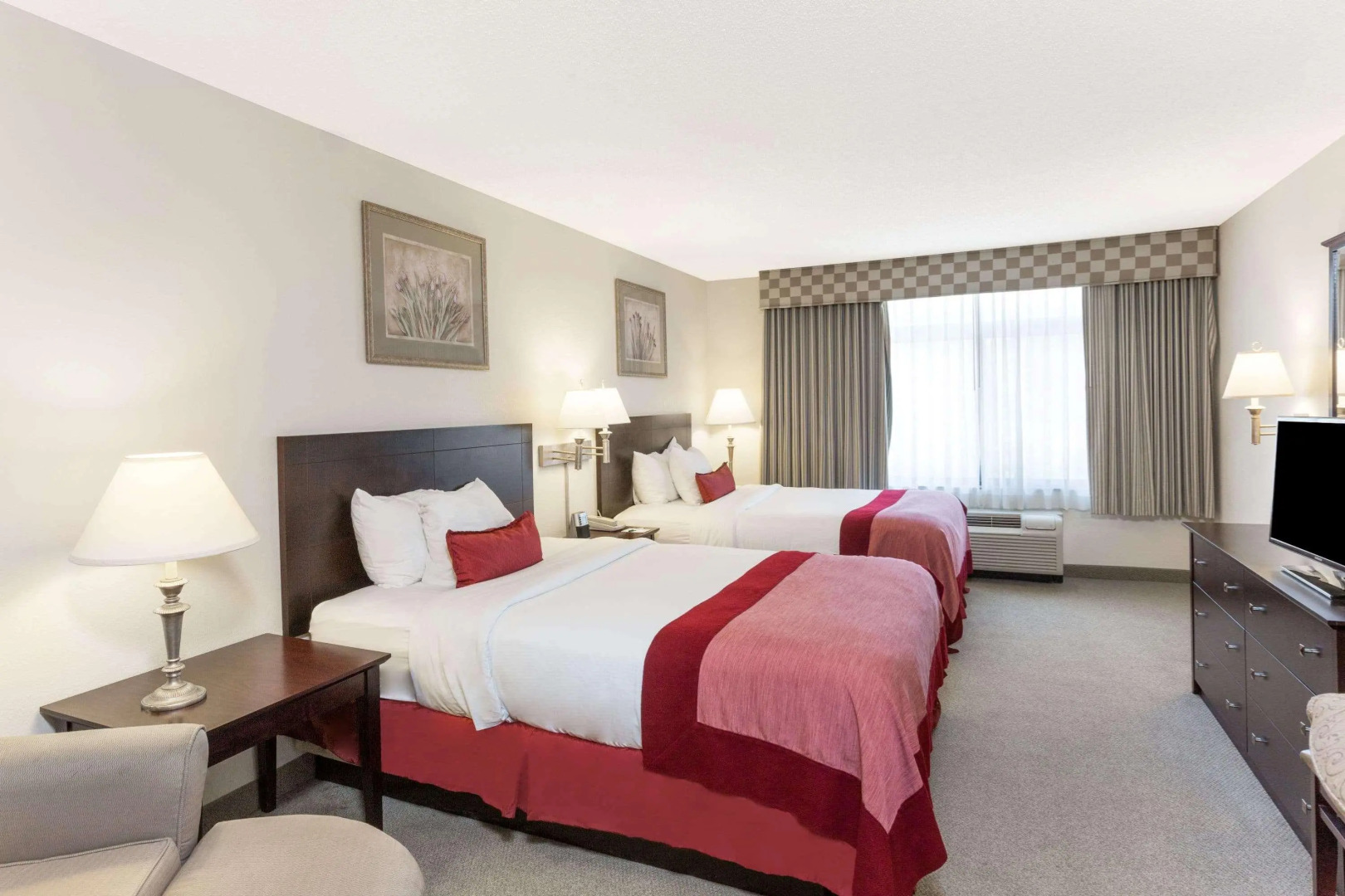 Spark by Hilton Tupelo