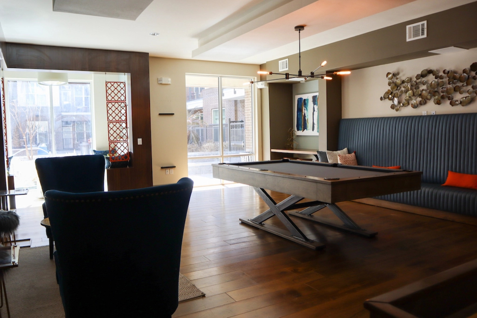 Spacious Apt With Amenities! Downtown Location!