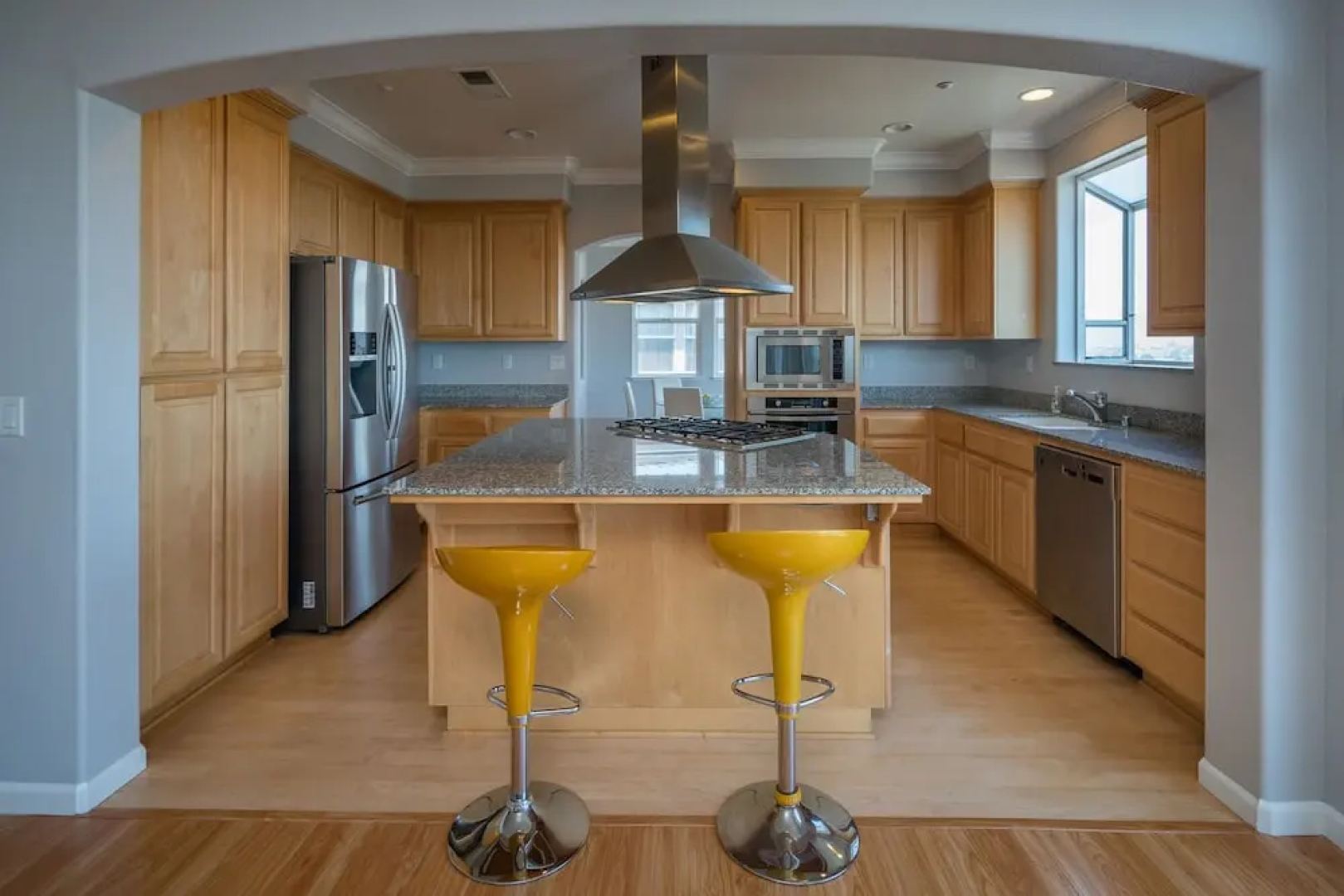 Hilltop 4 Br W Gorgeous SF Bay Panoramic Views by RedAwning