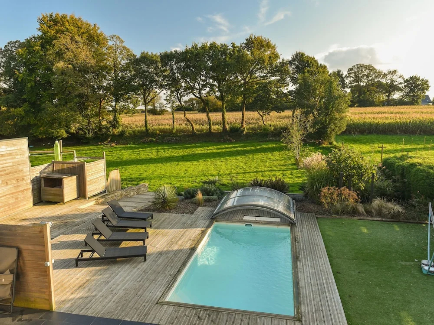 Luxury Holiday Home in Bannalec With Swimming Pool