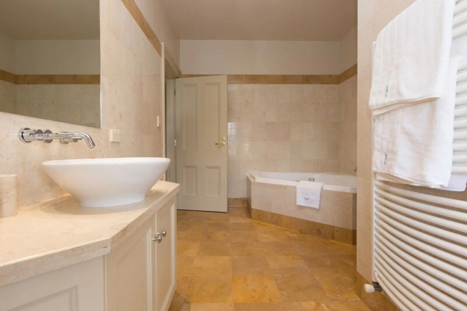 Grande Vue Private Hotel