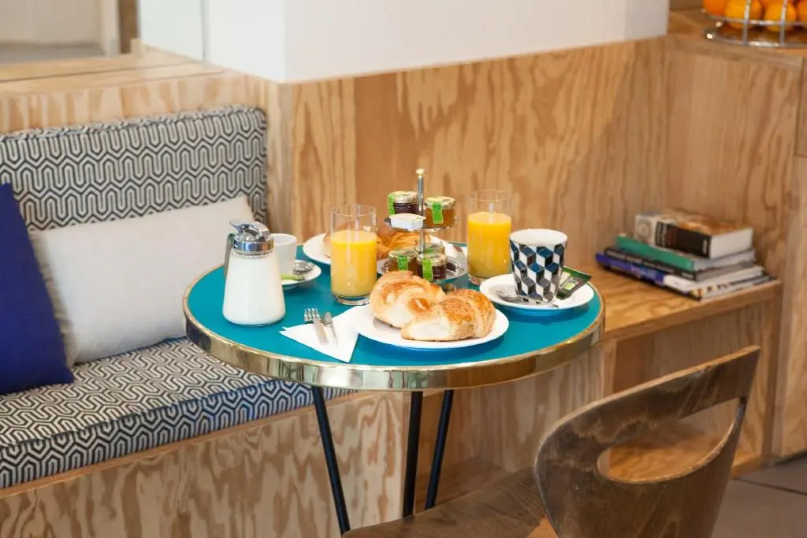 Отель Montholon Paris