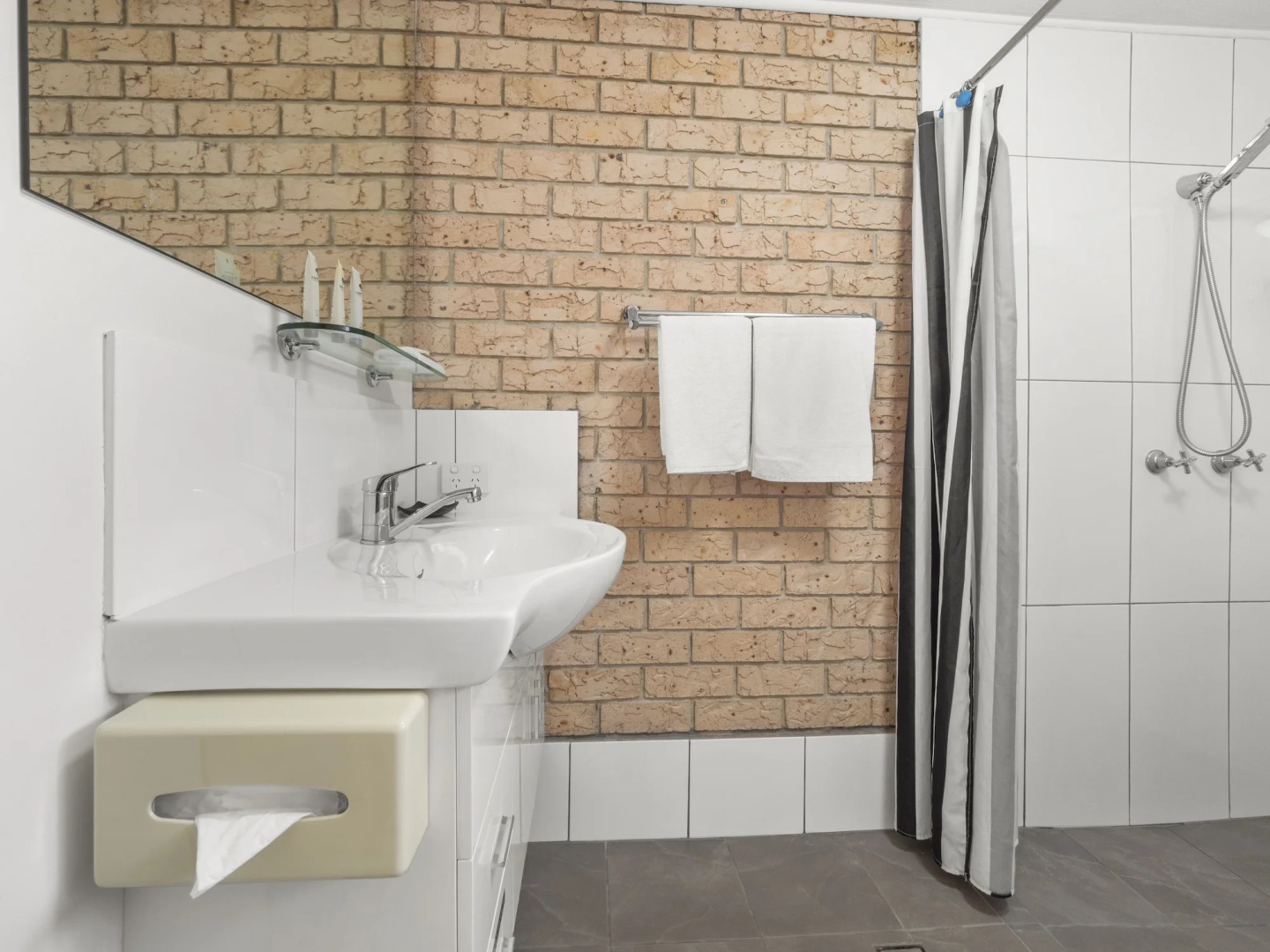 Kennedy Drive Boutique Motel - Close To City Centre & Airport