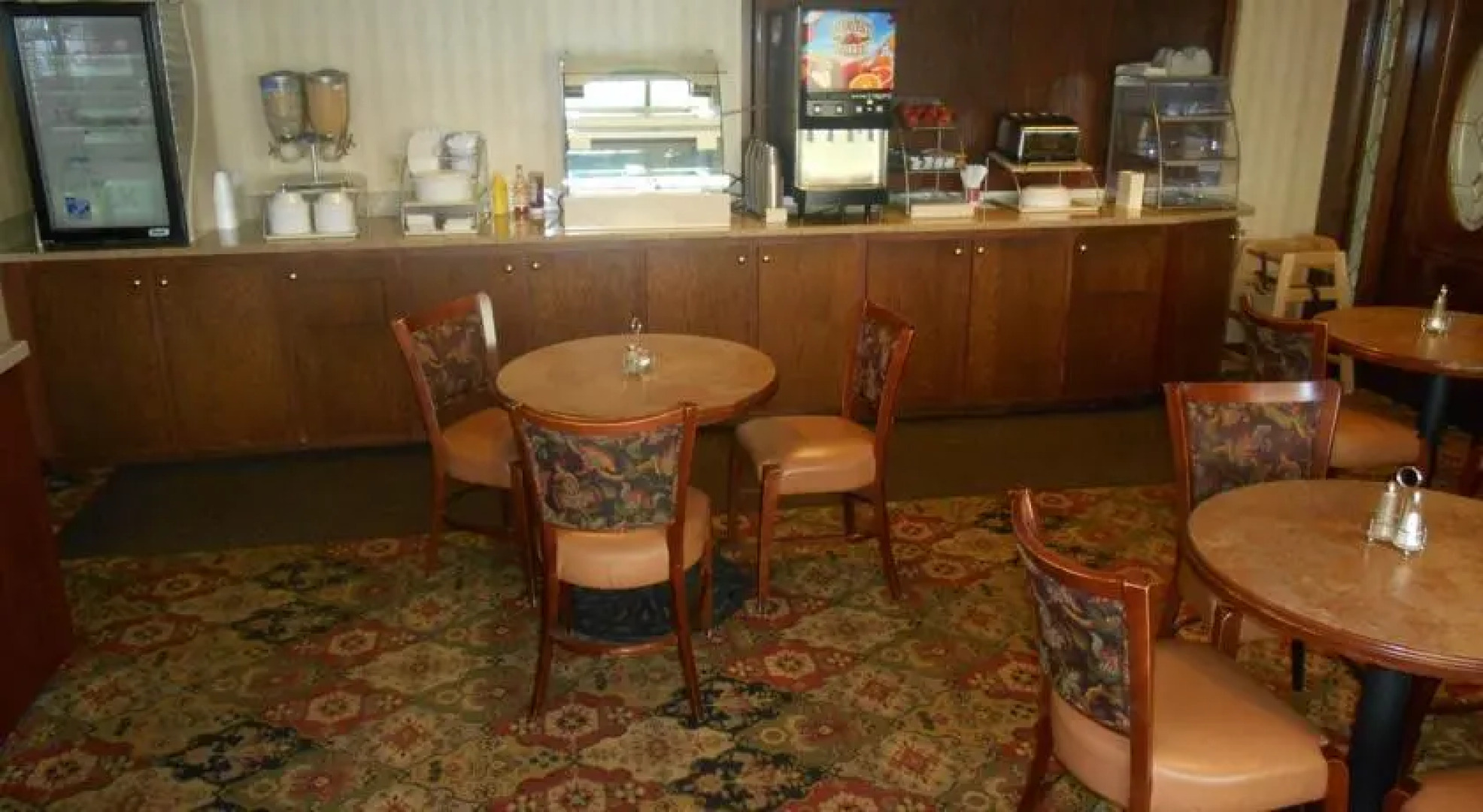 GuestHouse Inn & Suites