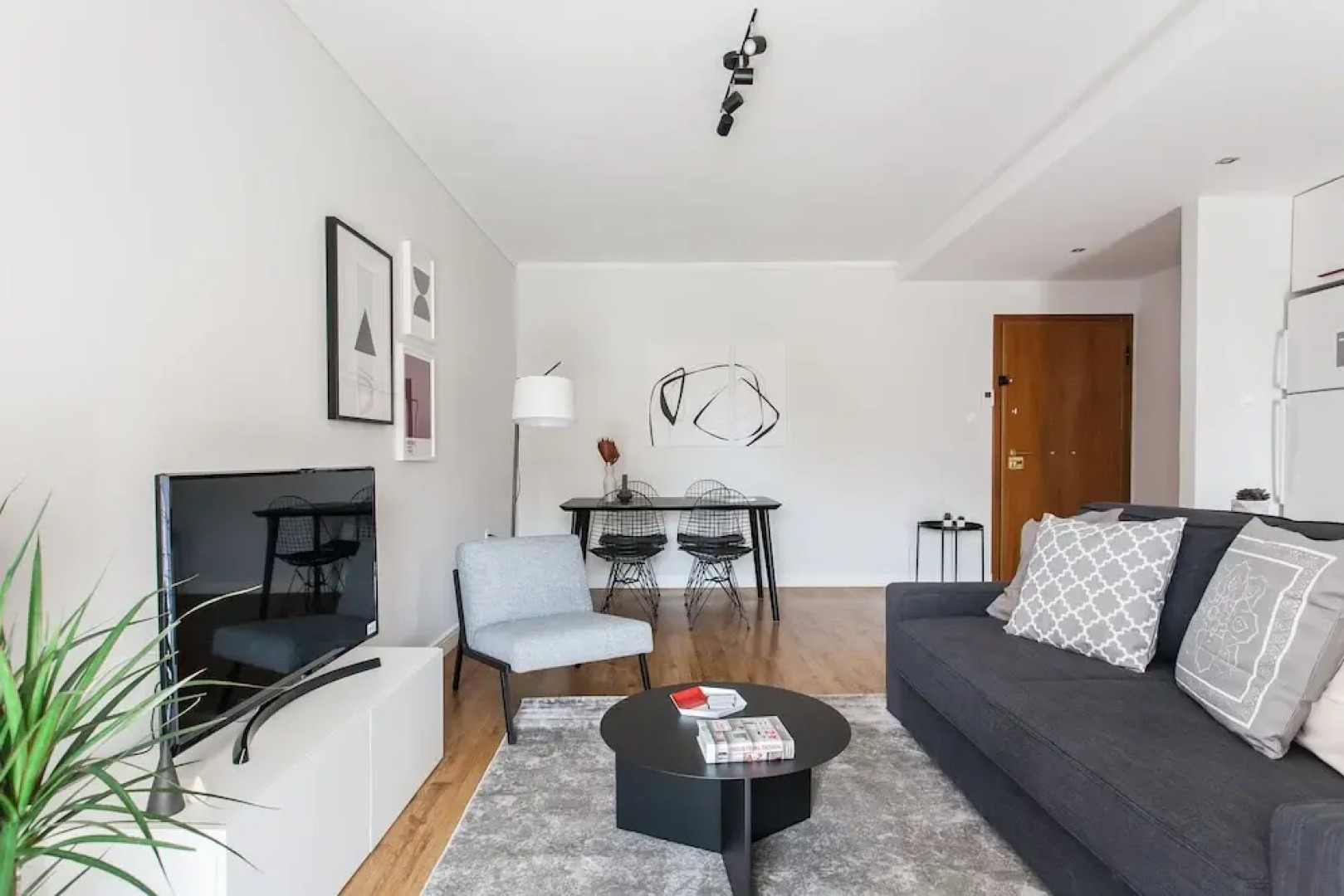 Upstreet Bright 1Bd Apt In Chalandri