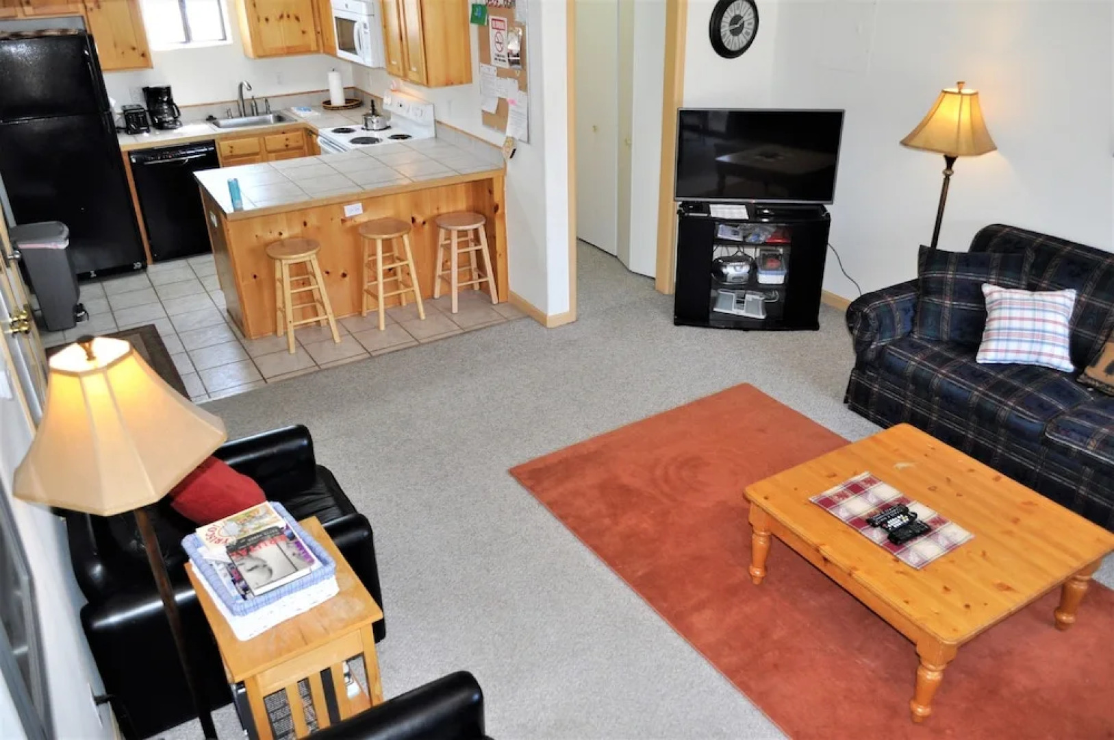 Timber 2 bed 2 bath 2 Br condo by RedAwning