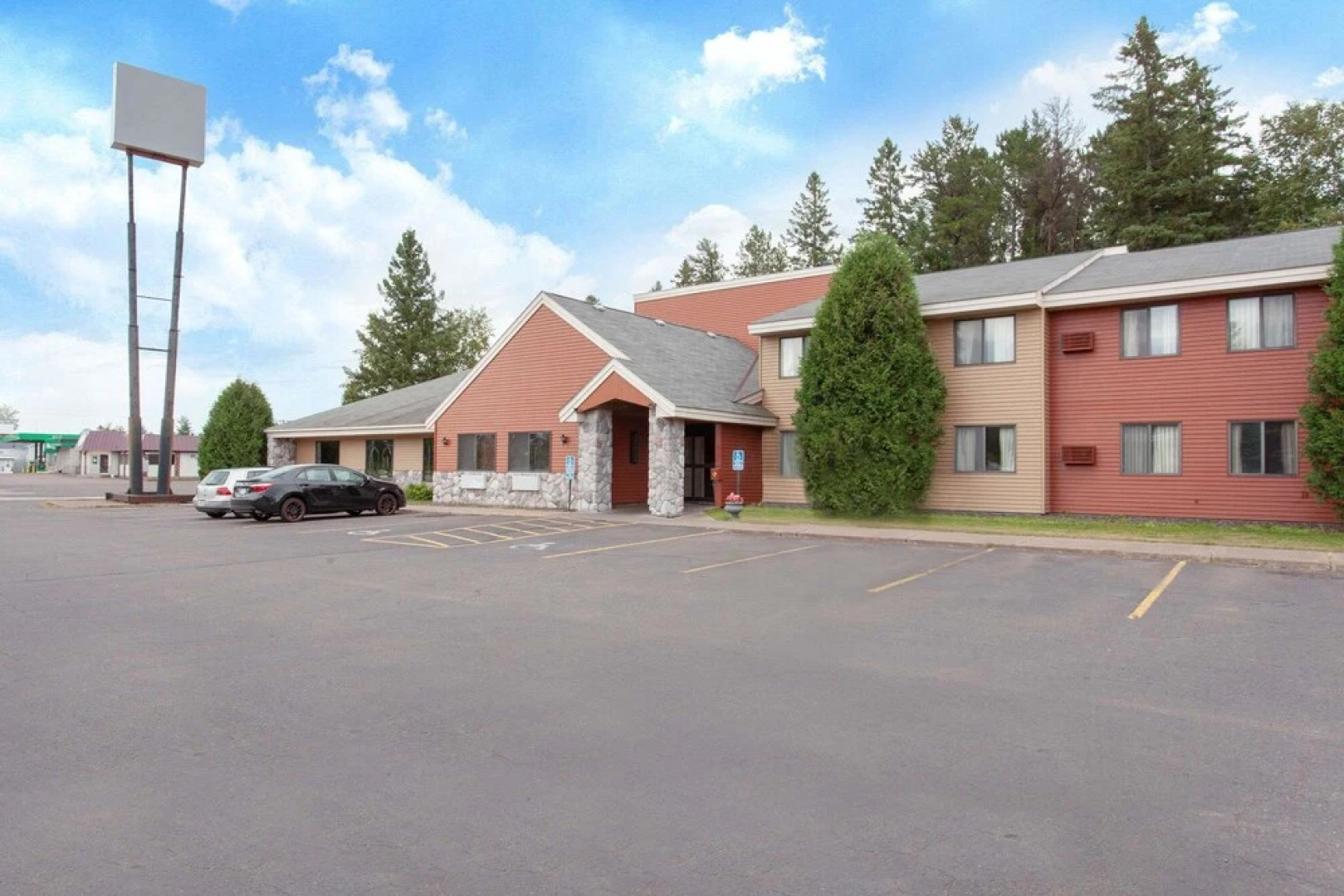 AmericInn by Wyndham Carlton