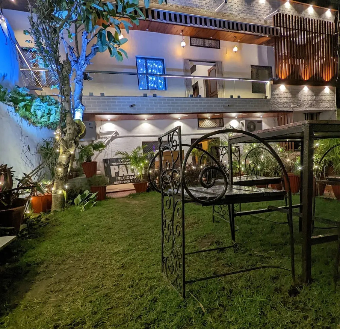 OYO 13553 Palm Residency