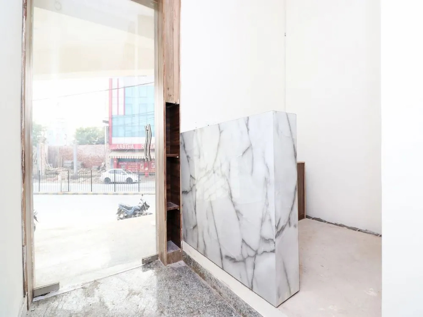 Oyo 28246 Rohtak Residency