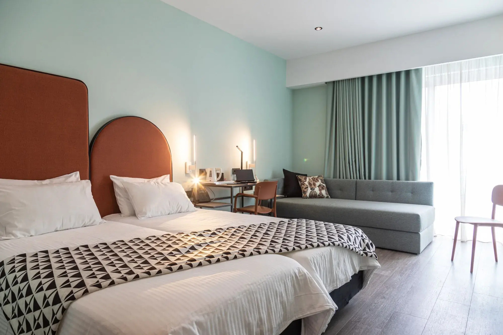 Casual Kubic Athens Hotel