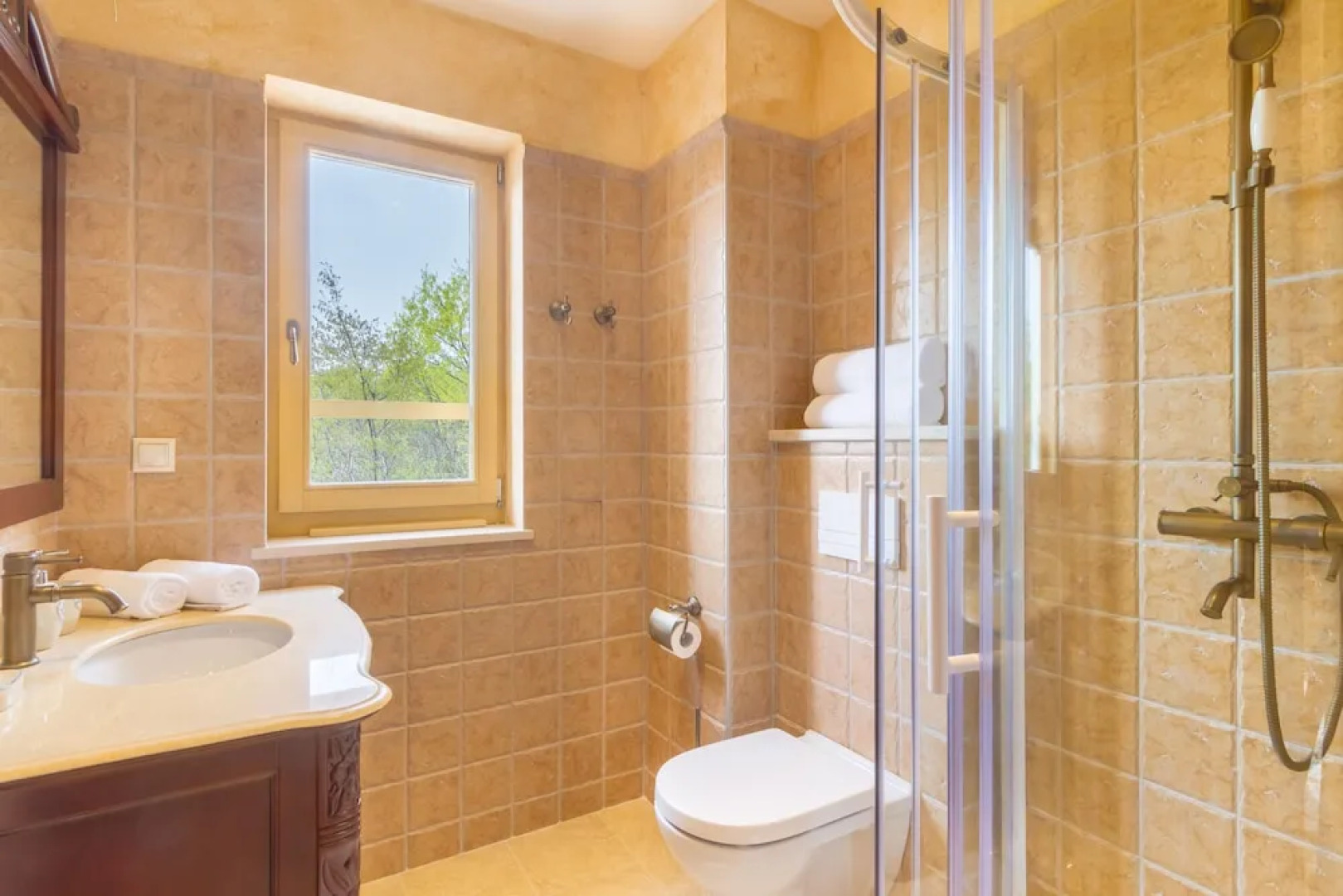 Luxury Villas Kras Ladies