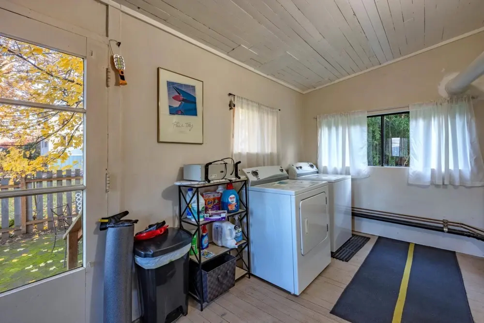The Front Porch Flat 30 Day Minimum 1 Bedroom Condo by RedAwning