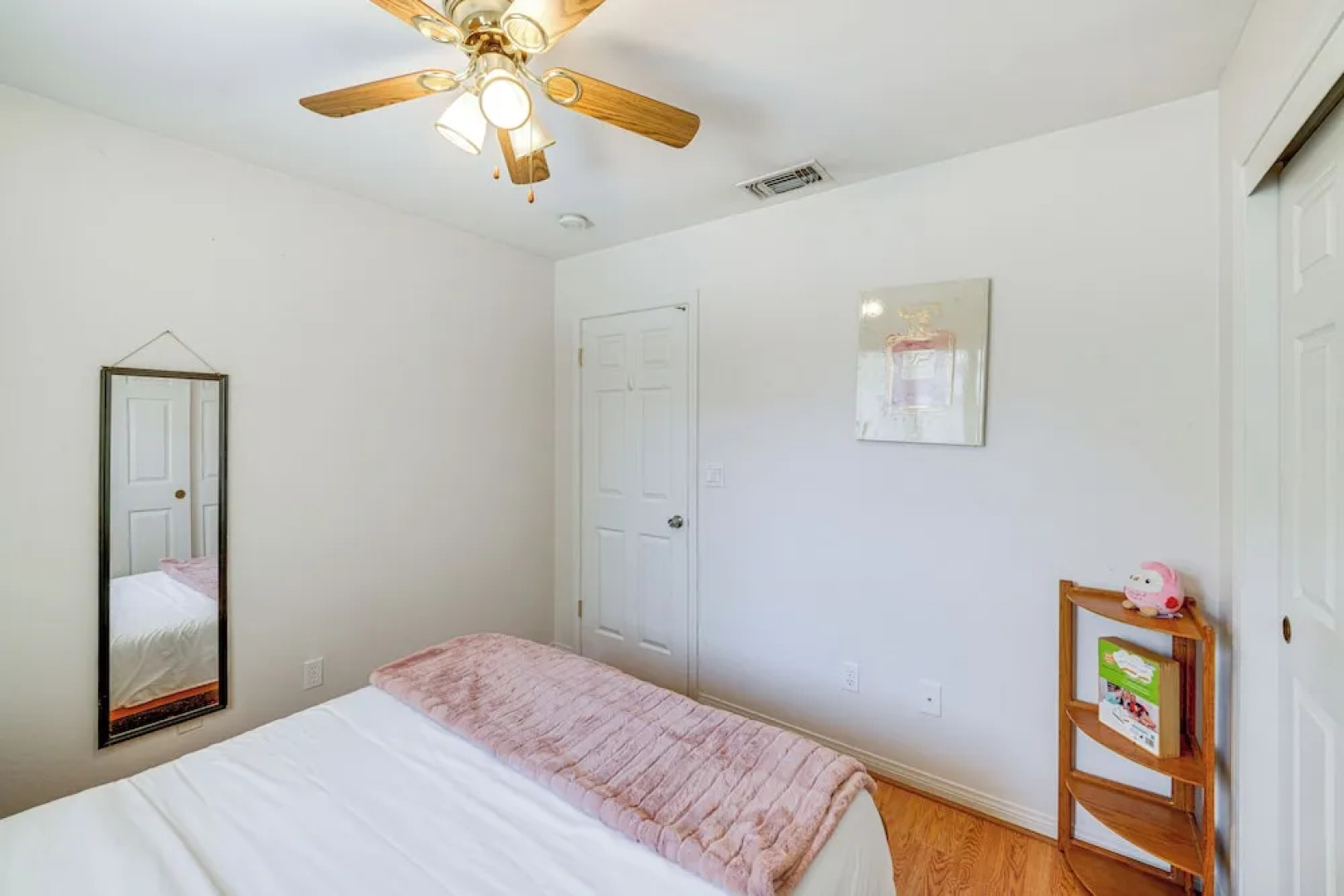 Fun-filled Backyard: Bakersfield Family Haven!