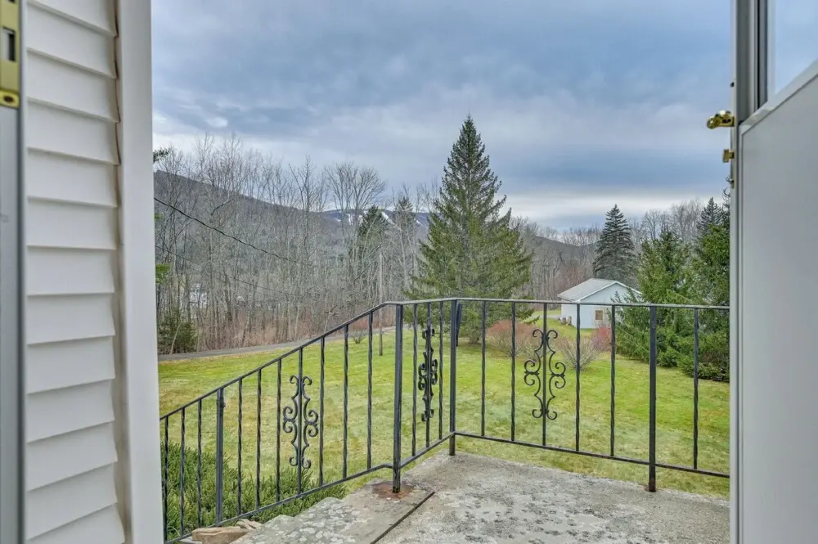 Vacation Rental Home ~ 2 Mi to Windham Mountain!