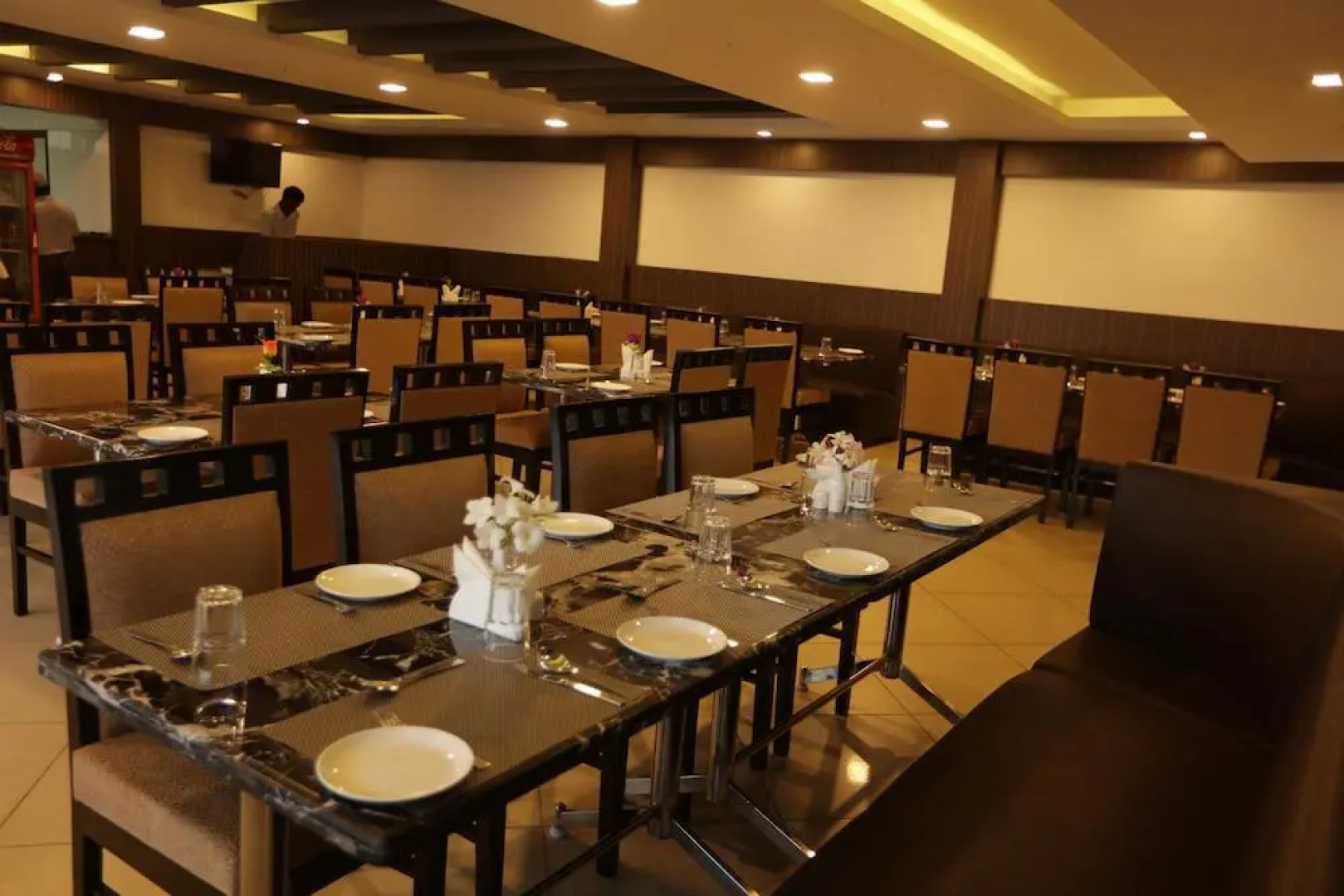 Capital O 69257 Lee Crysstal