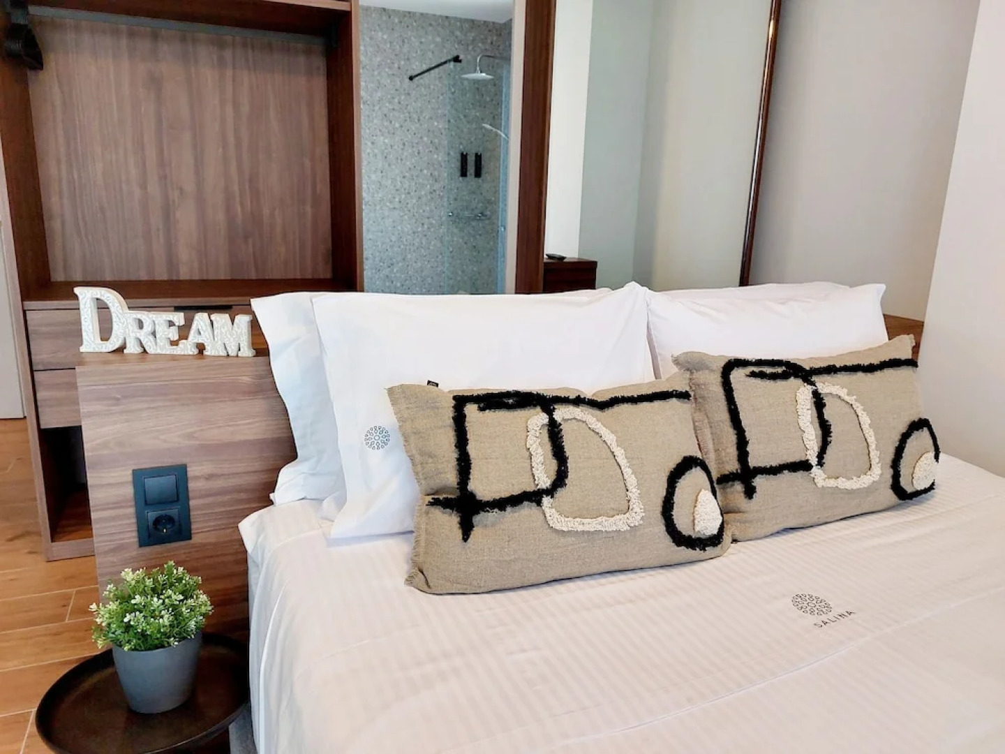 Salina SPA Villas - with PRIVATE ECO-POOL, SAUNA & Hot Tub