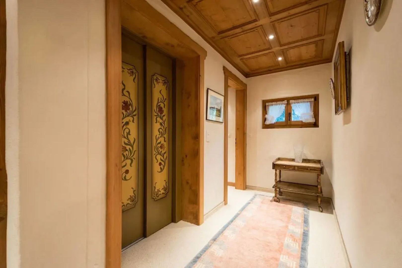 Big Luxurious Chalet in Schönried