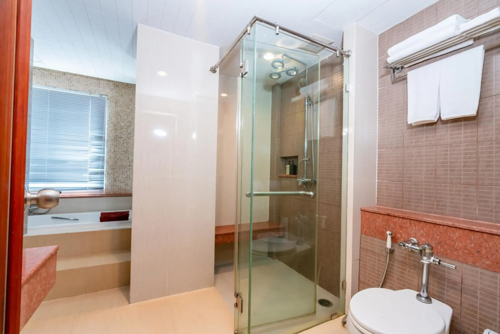 Long Beach Cha-Am Hotel