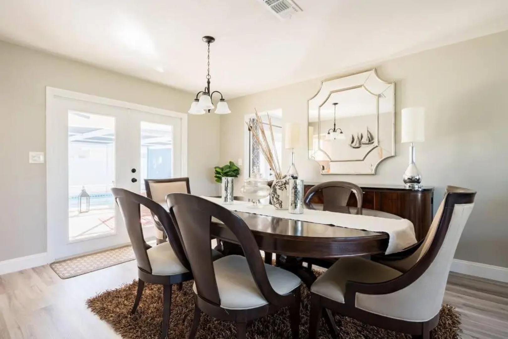 Elegant Heated Pool Home 12 minutes to the beaches of Anna Maria Island and IMG Academy