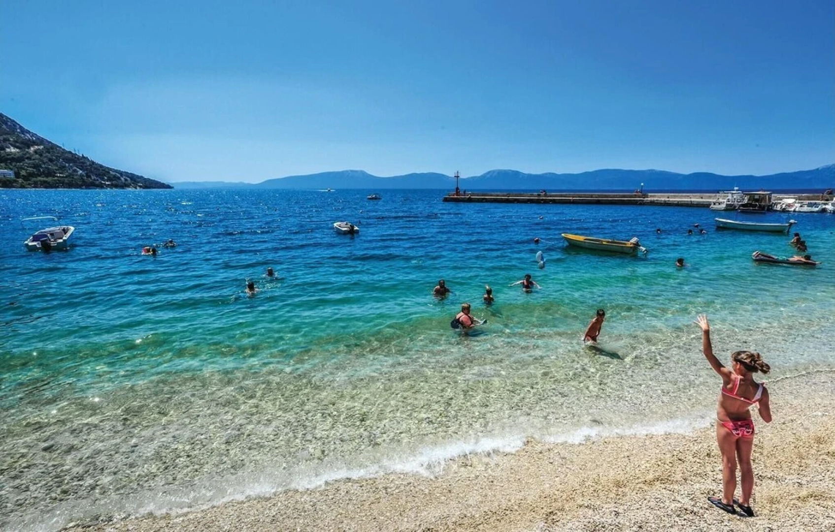 Stunning Home in Brist With Wifi and 4 Bedrooms