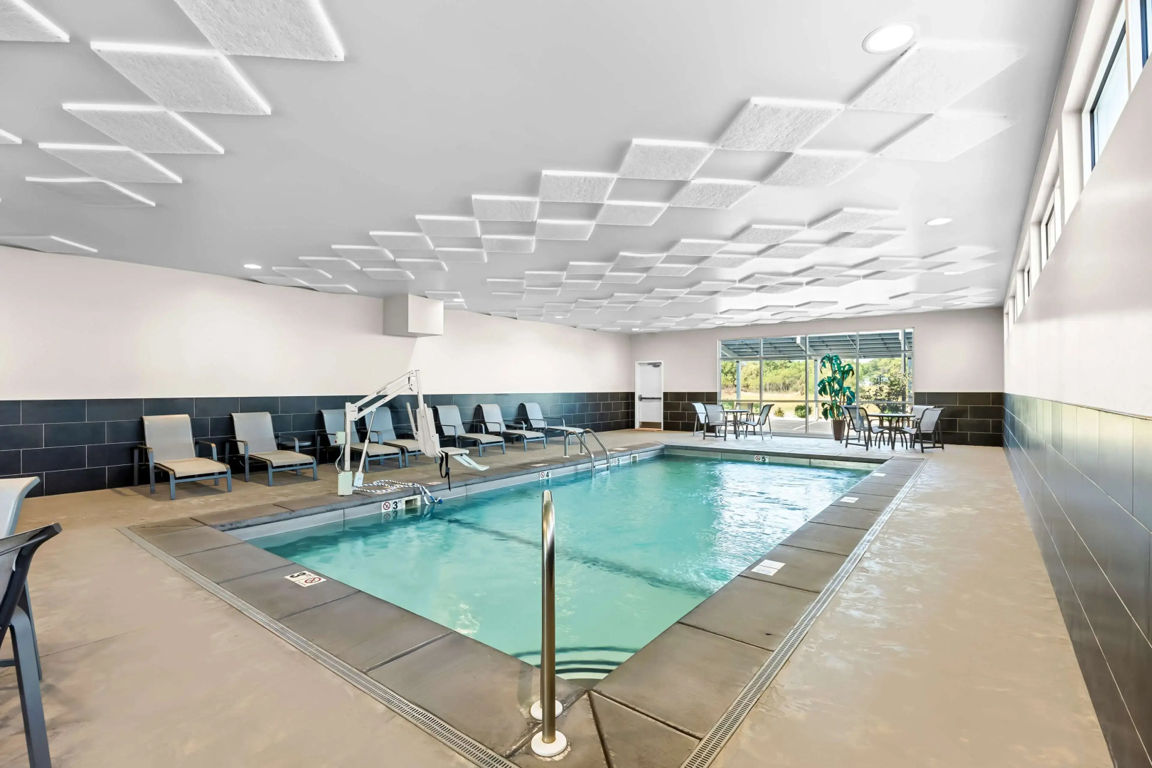 Best Western Plus Bolivar Hotel & Suites