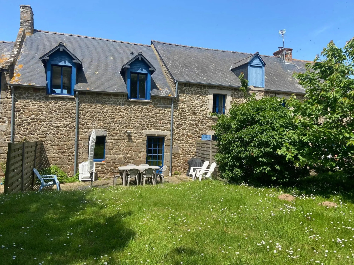 Terraced House, St Meloir des Ondes