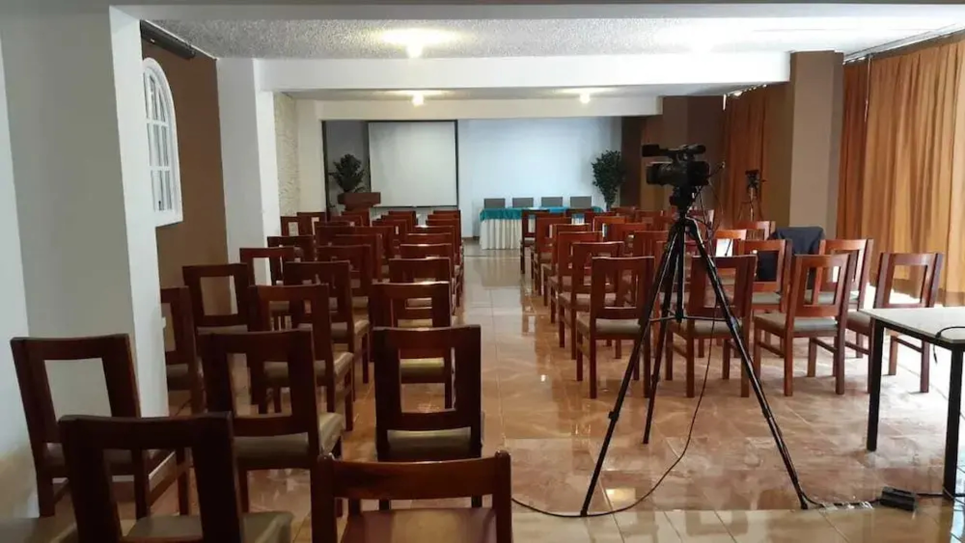La Terraza Inn