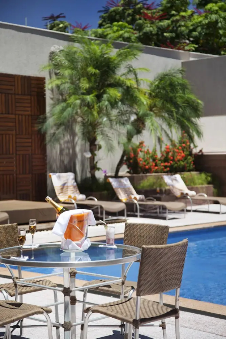 Naoum Plaza Hotel