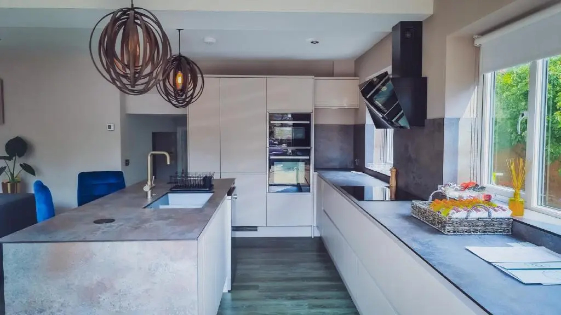 The Angel Holiday House