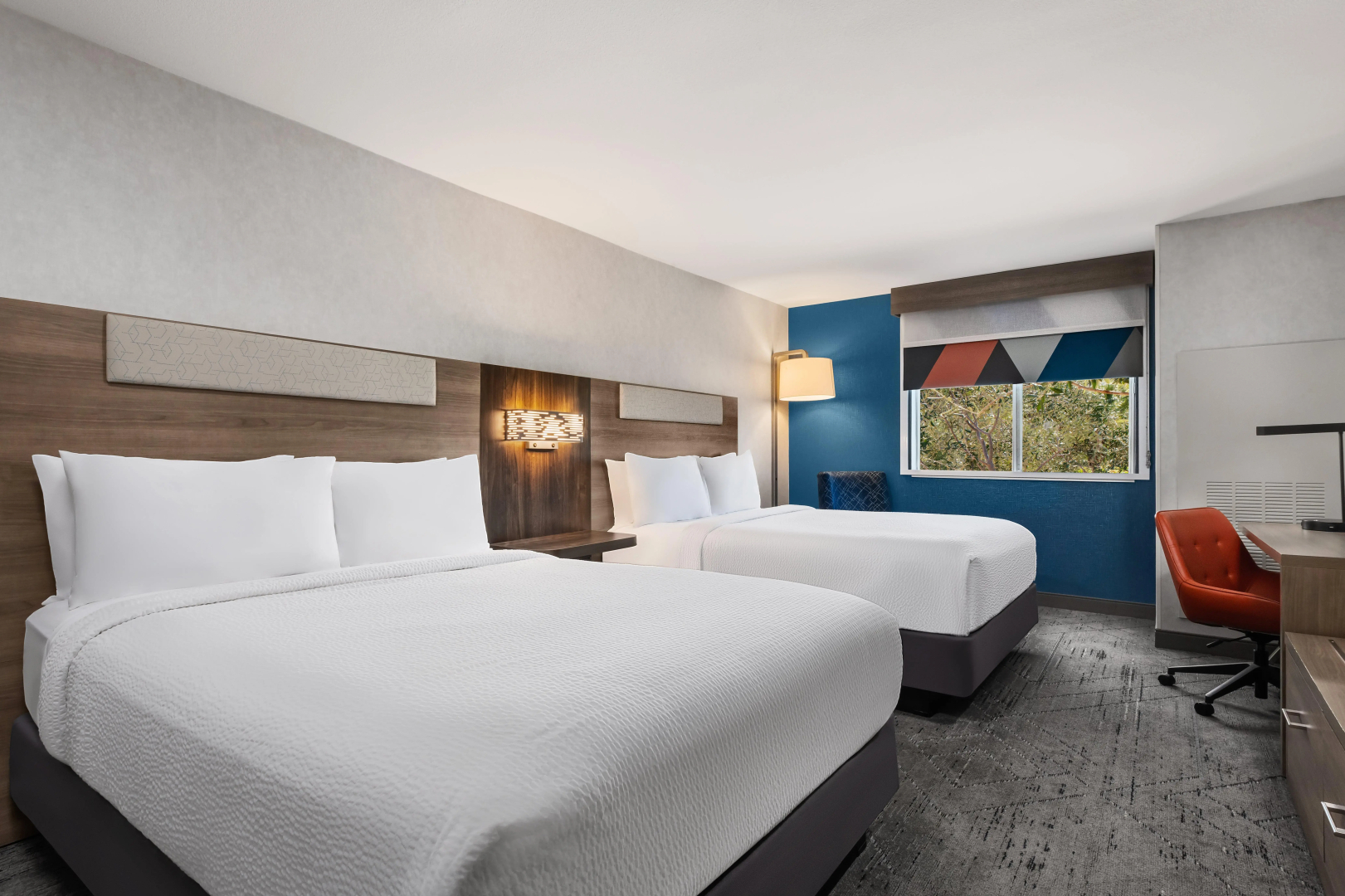 Holiday Inn Express Hotel & Suites River Park by IHG