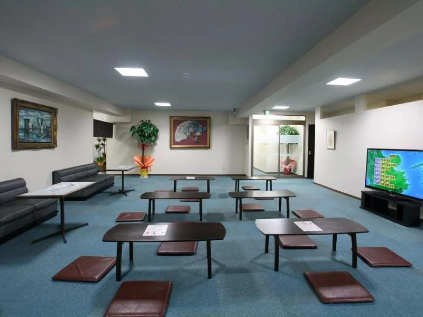 Capsule Hotel New Gloria