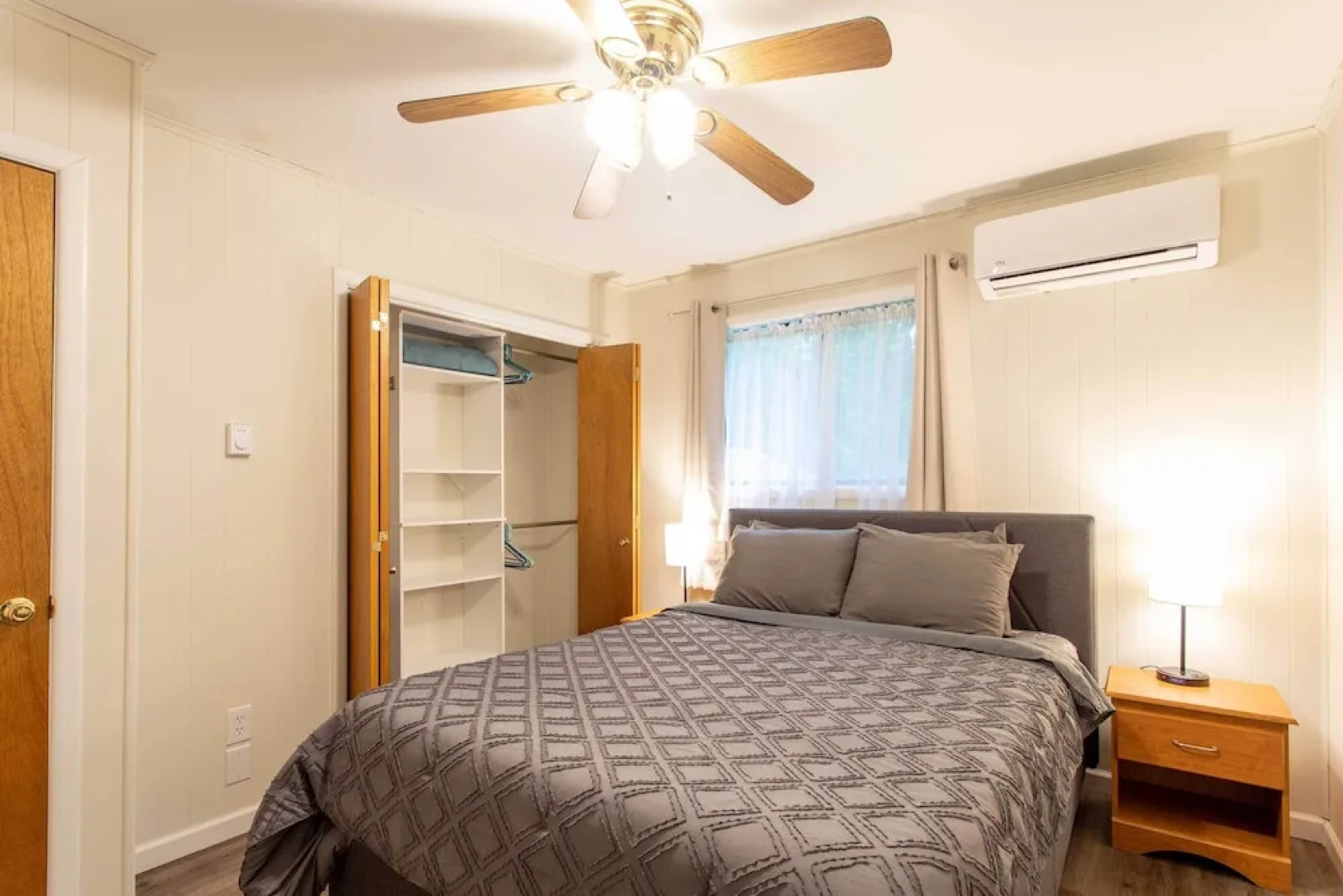 Cozy Poconos Ranch Home w/ Pool Access, Near Lake!