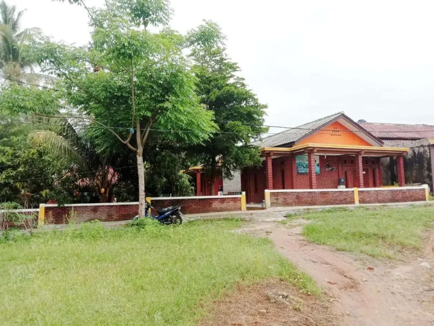 OYO 3303 Penginapan Putri Asih Sawarna