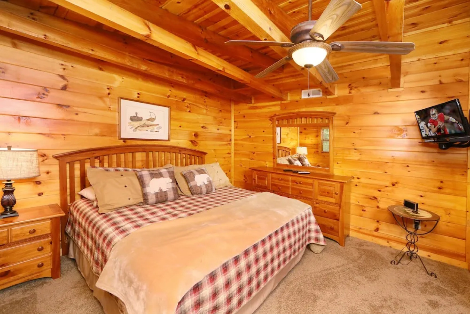 Black Bear Hideaway - Five Bedroom Cabin