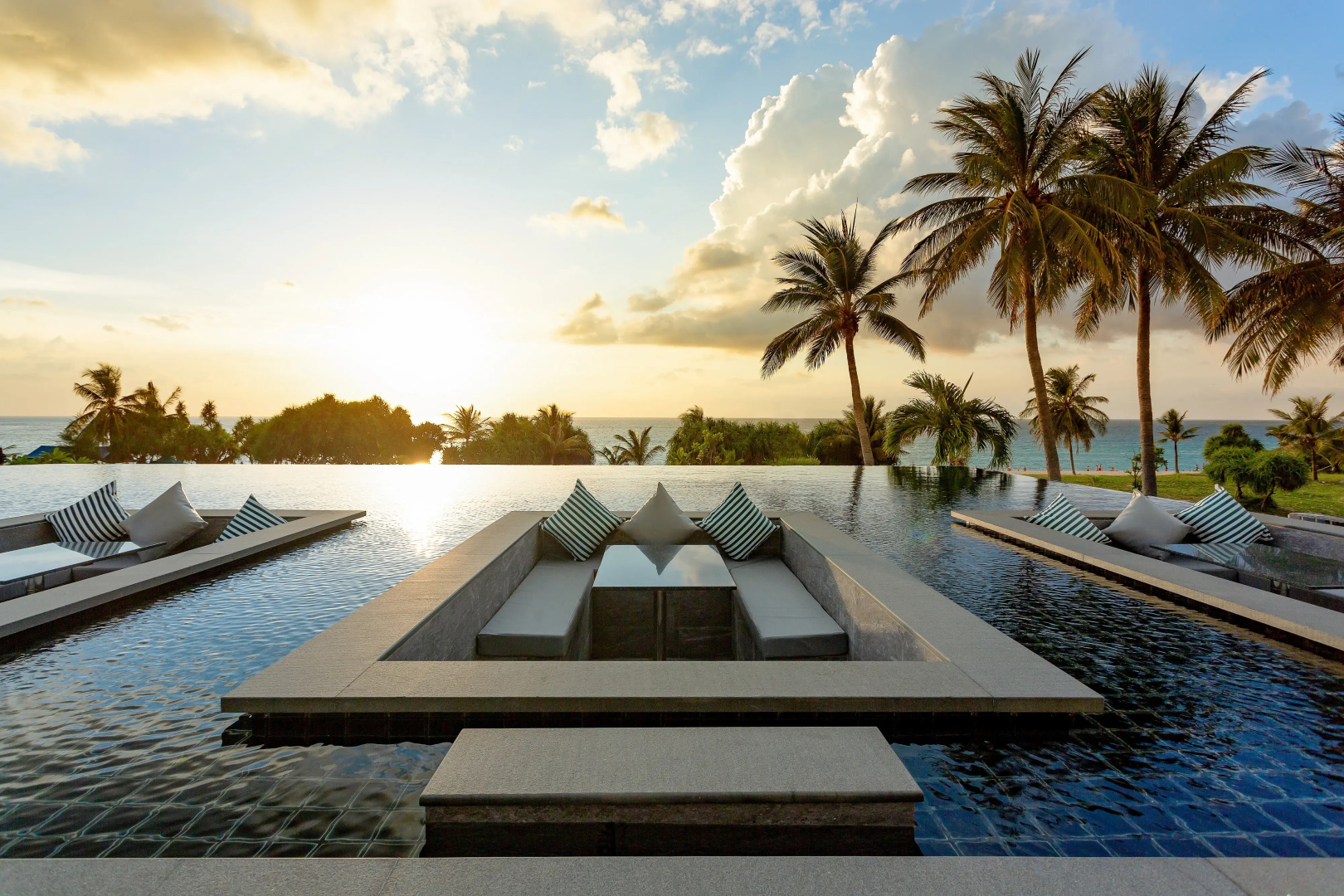Thavorn Palm Beach Resort Phuket