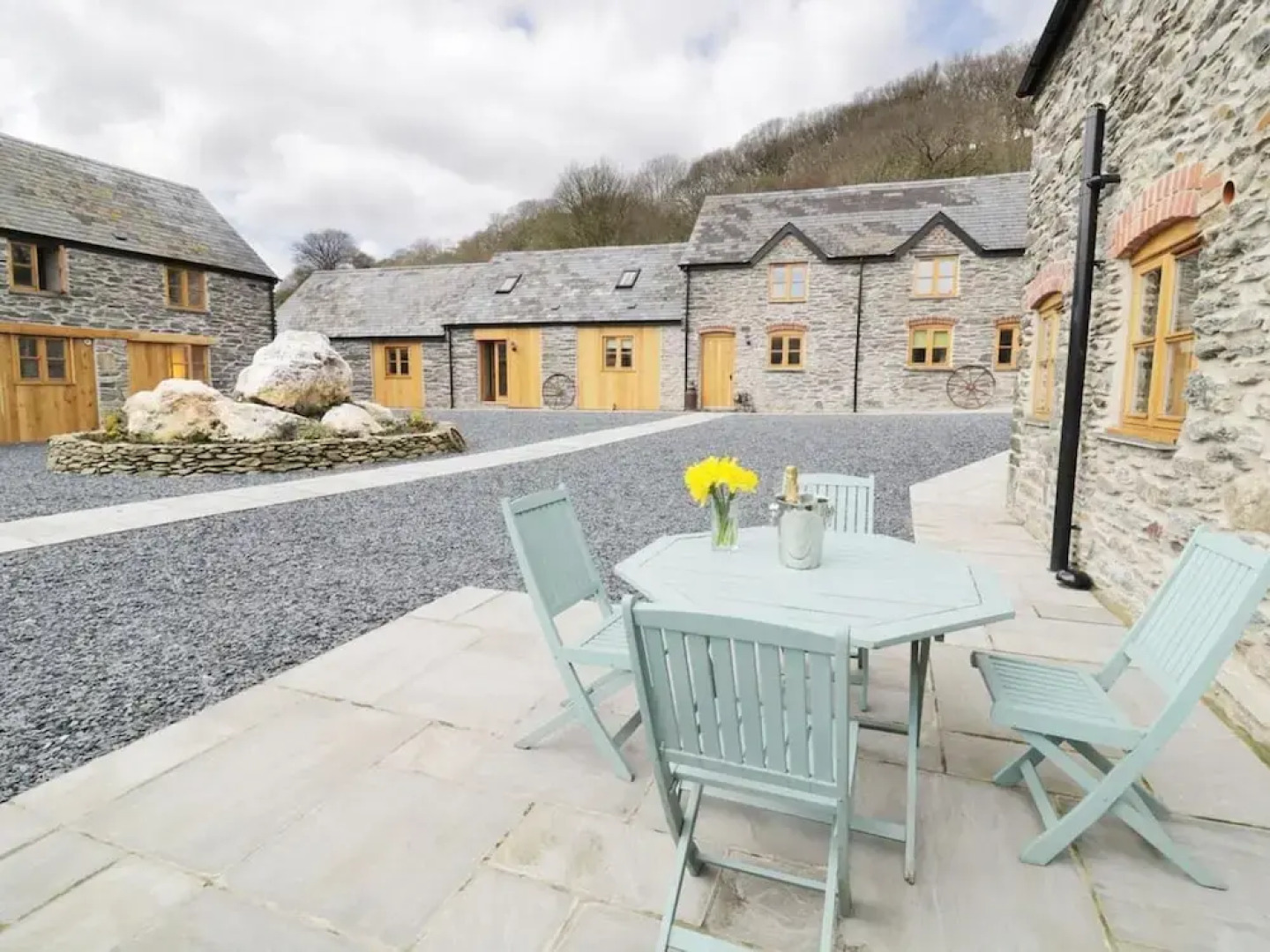 Dee Valley Country Escape - Sleeps 4 & Hot Tub