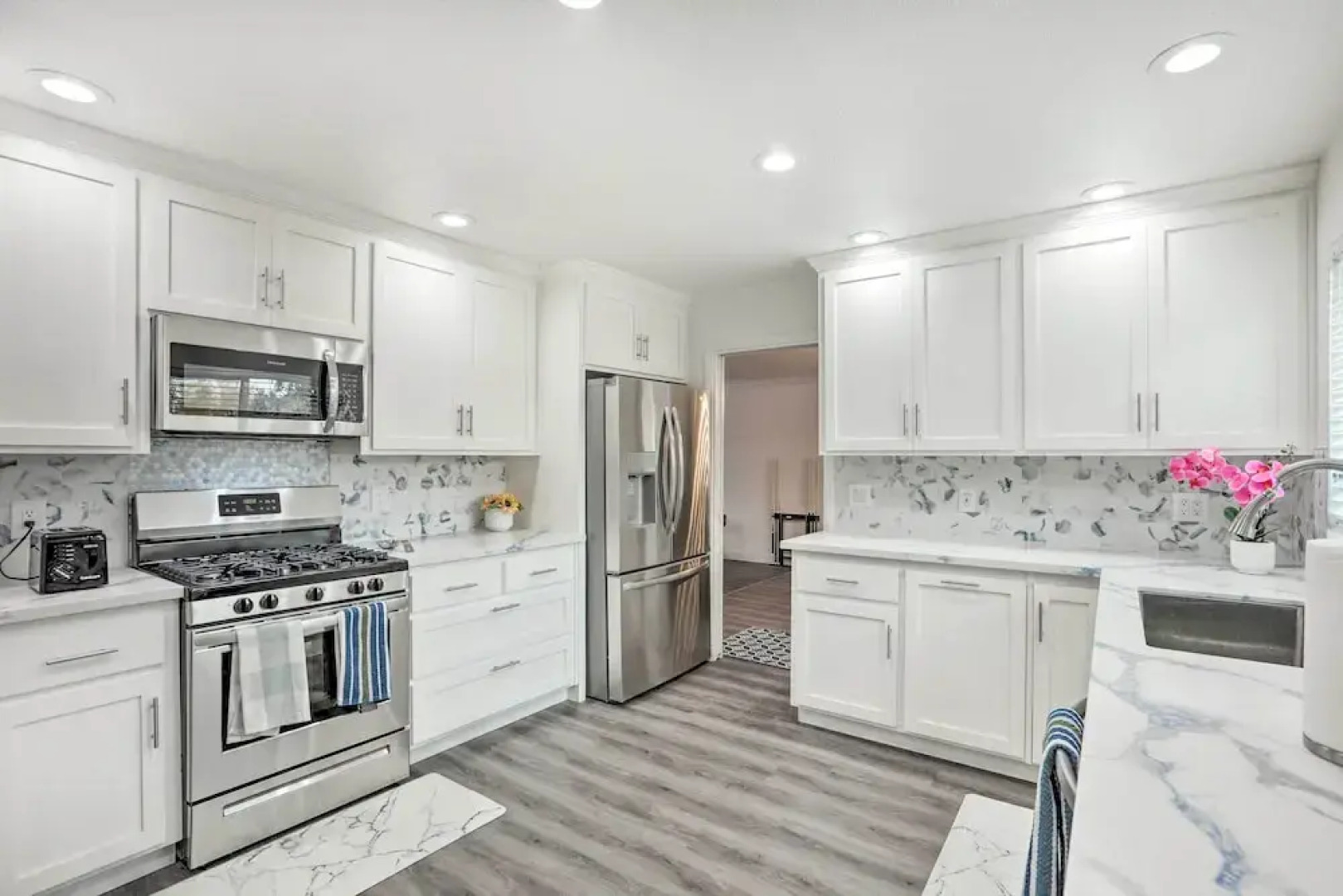 4 Mi to Dtwn Reno: Sleek Family Retreat!