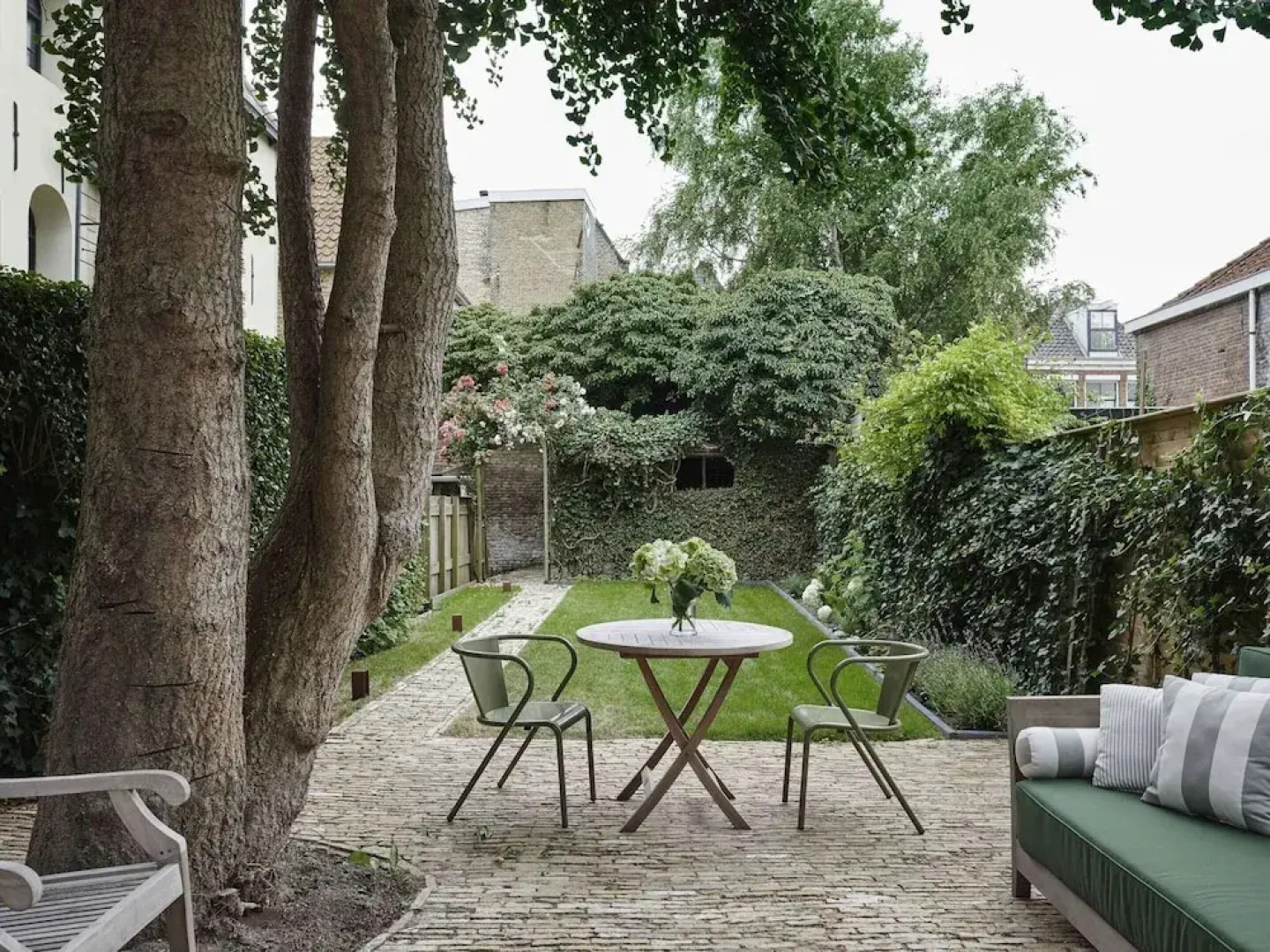 Grand Townhouse in Harlingen near Beach