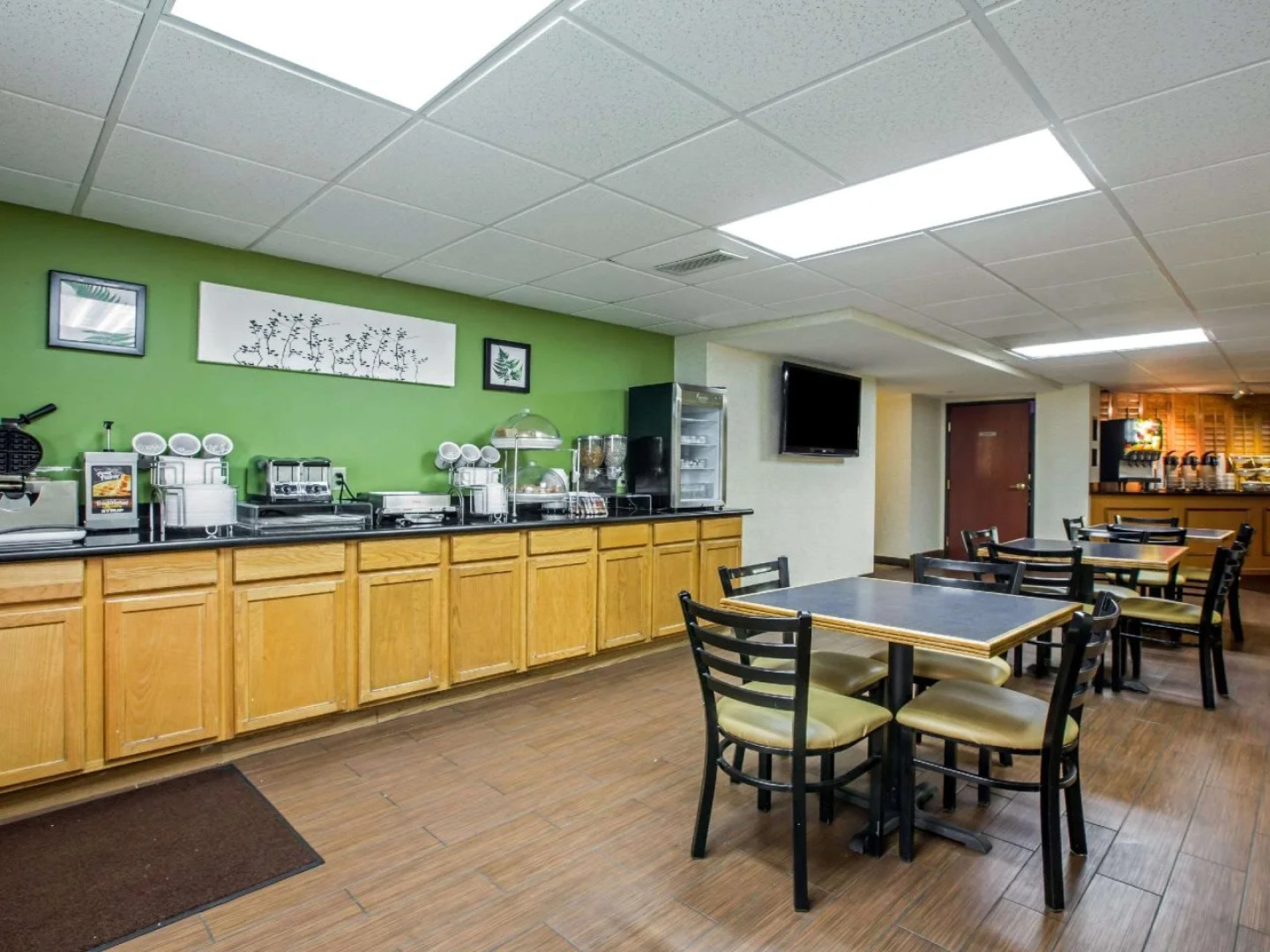 Sleep Inn & Suites near Sports World Blvd