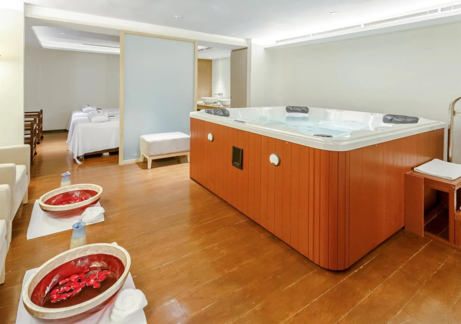 Novotel Manila Araneta City Hotel